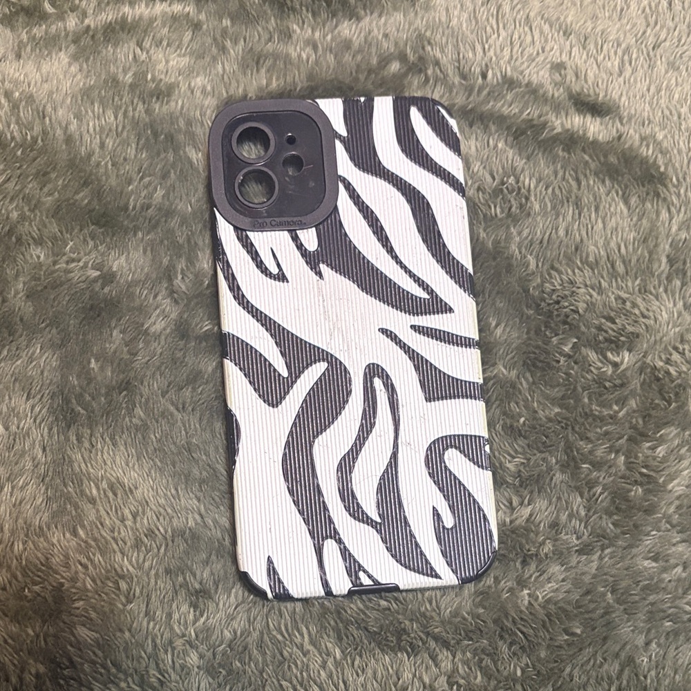 SHEIN Monochrome Zebra Print Phone Case